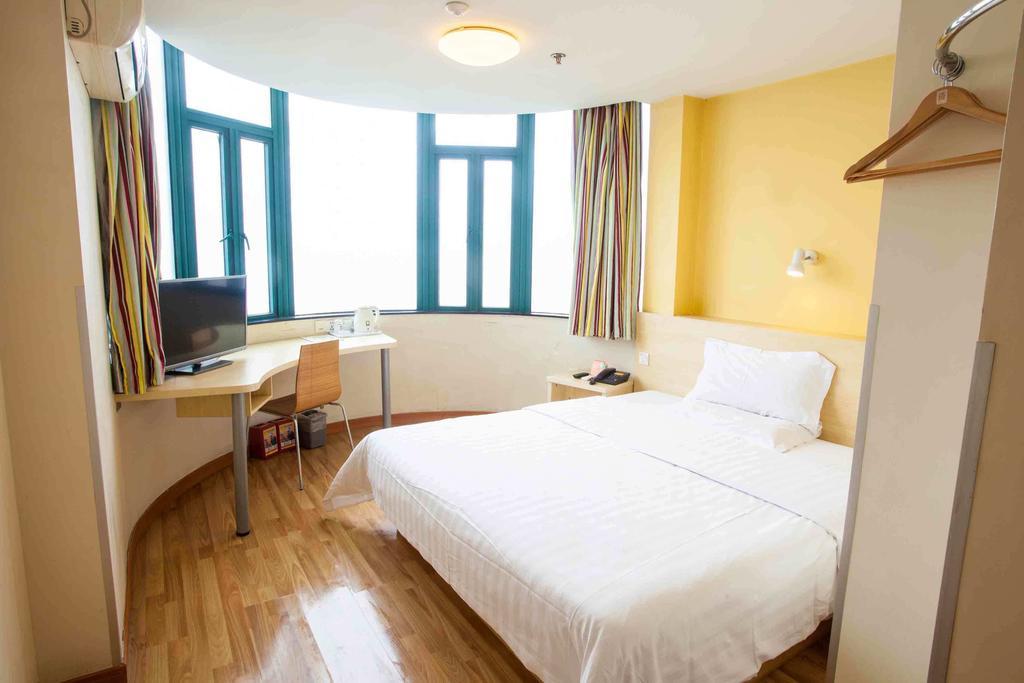 7Days Inn Xiamen Lotus Square Branch Jiangtouzhen Room photo