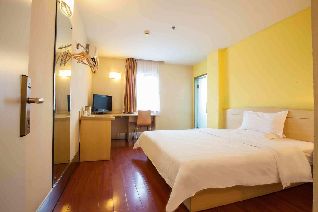 7Days Inn Xiamen Lotus Square Branch Jiangtouzhen Room photo